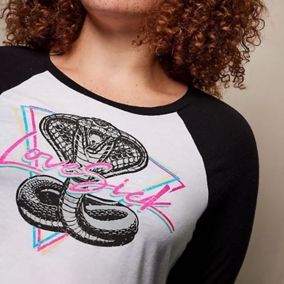 NWT Torrid Plus Size 3/4 Sleeve Baseball Tee In Lovesick Snake Black & White - Picture 1 of 8
